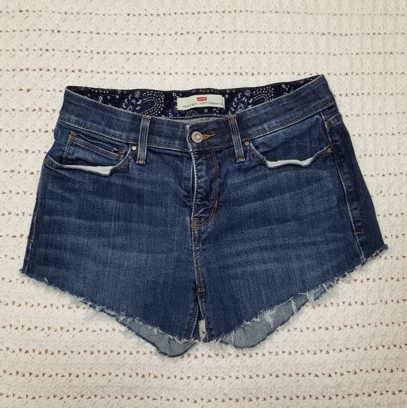 SOLD!!!Levi's Mid Rise Cutoffs Shorts - Picture 3 of 4